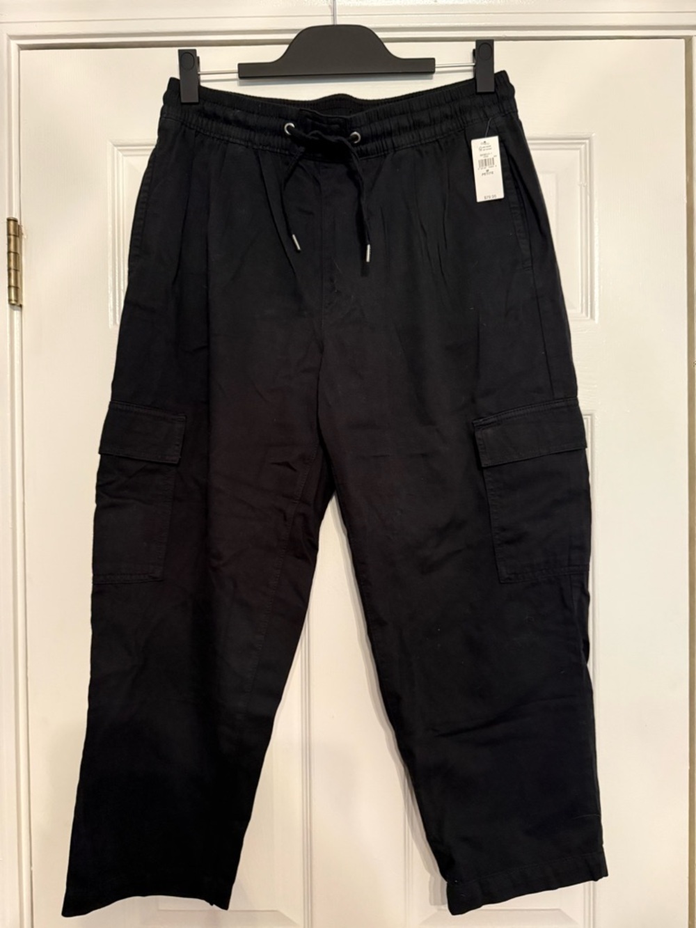 GAP Black Straight-Leg Cargo Pants with Elastic Drawstring